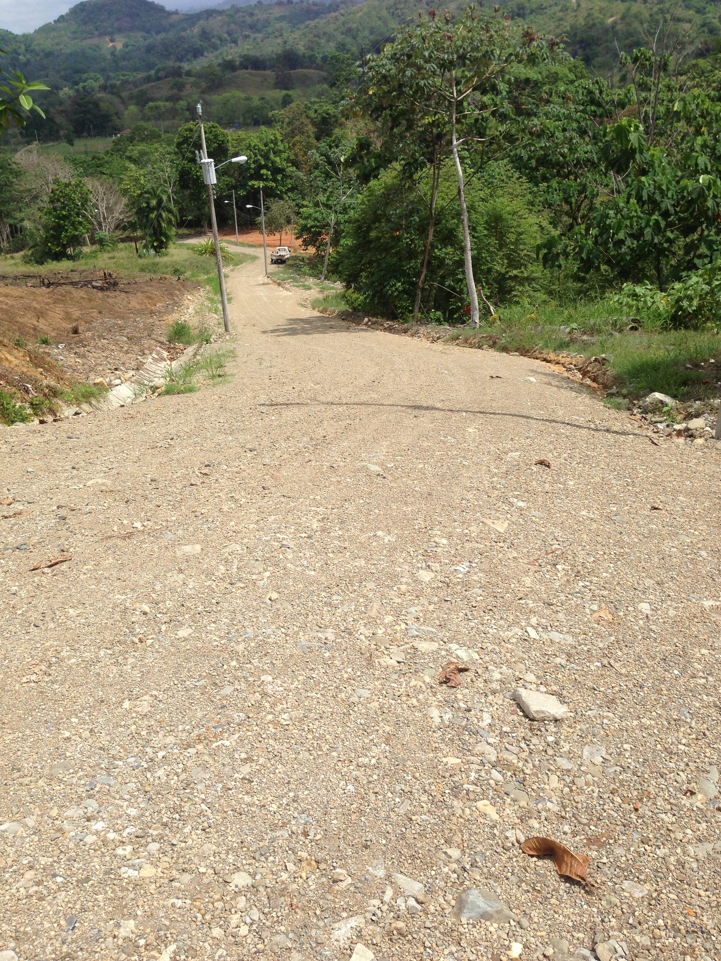 Shipping vehicle costa rica gravel road